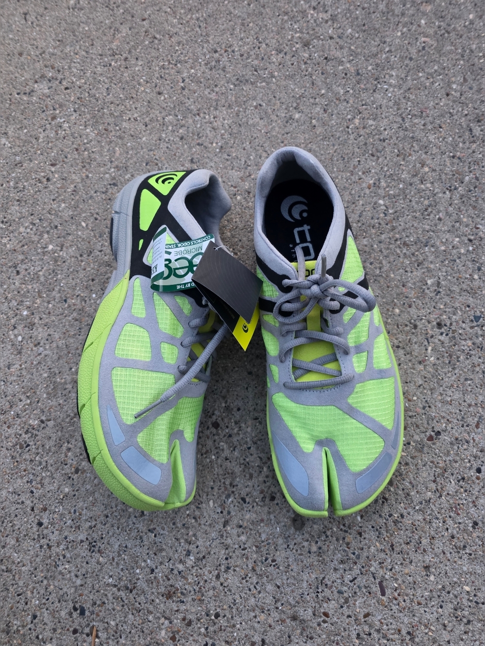 Topo  Neon Green Split-Toe Sneaker Men Size  10